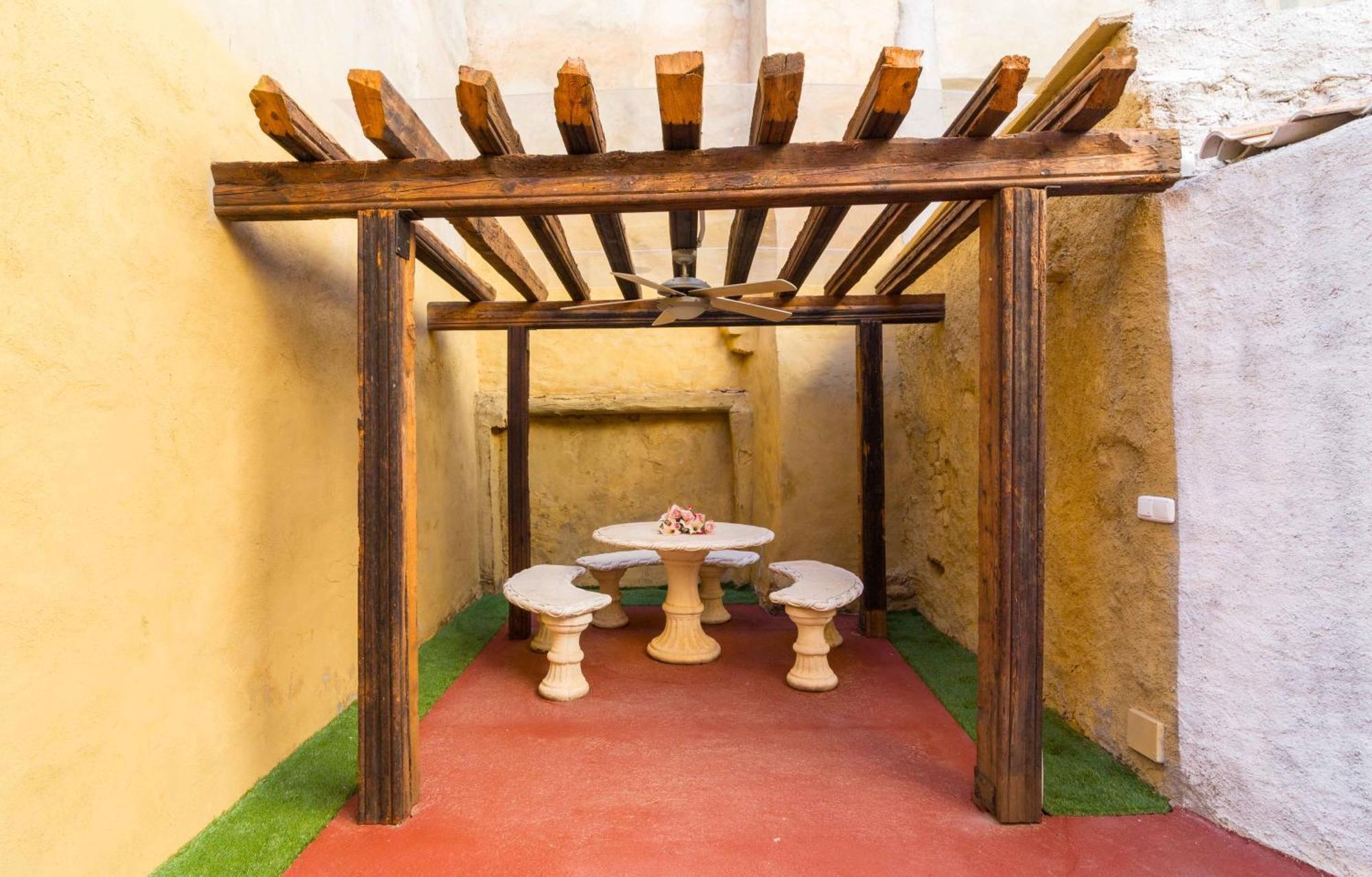 Rey Mundo Hotel Munebrega Bagian luar foto